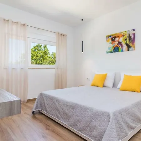 Newbuild Sanivaro